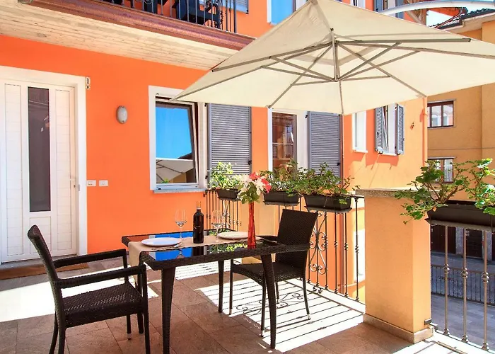 La Lombarda Centro Storico Apartment Stresa