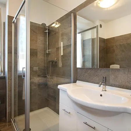 La Lombarda By Stresahome - Centro Storico Daire