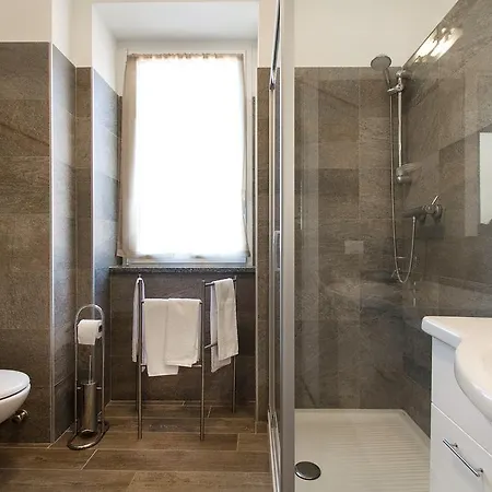 Daire La Lombarda By Stresahome - Centro Storico *