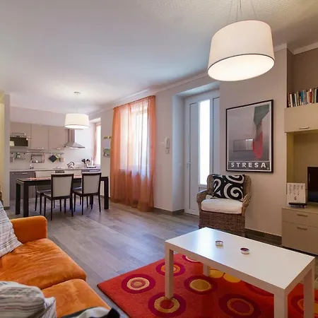 Daire La Lombarda By Stresahome - Centro Storico